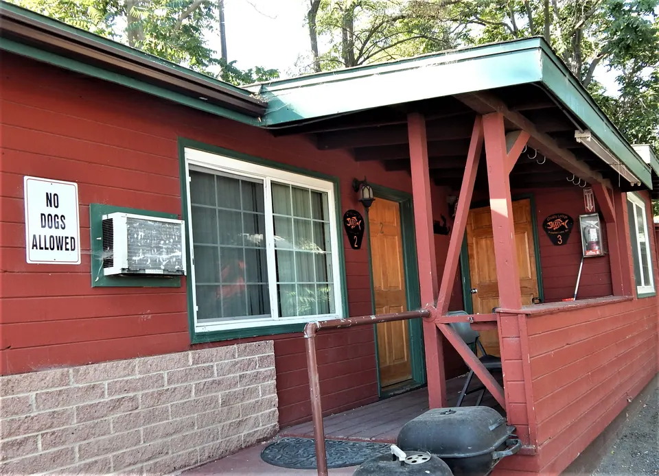 Cabin #2 at Pyramid Lake Lodge — photo 1