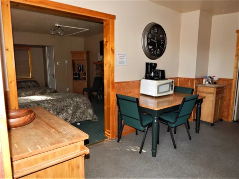 Cabin #5 at Pyramid Lake Lodge — photo 2